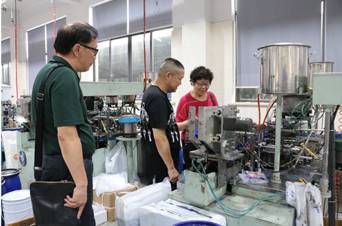 中國制筆協(xié)會領(lǐng)導(dǎo)深入桐廬企業(yè)調(diào)研，助力產(chǎn)業(yè)轉(zhuǎn)型升級與市場拓展